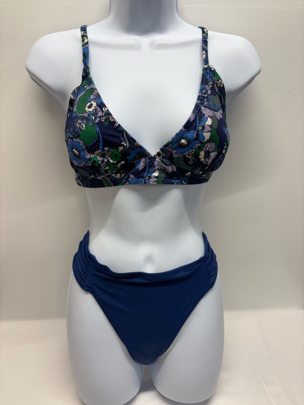 Amazon Essentials women Floral Blue Bikini Set size large two piece swimsuit new